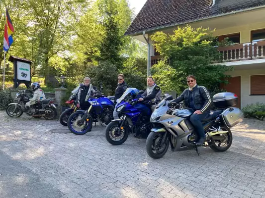 Motorradfahrer beim Biker Gasthof Walhalja