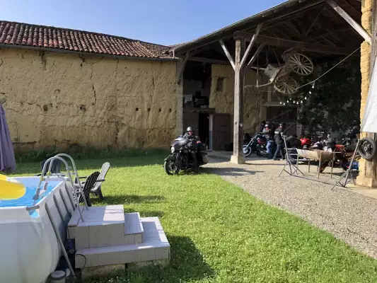 Startklar für eine Motorradtour in der Umgebung