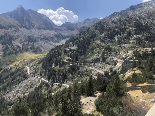 Super tolle Pässe (Cirque de Gavernie), mit Haarnadelkurven, in den französischen Pyrenäen