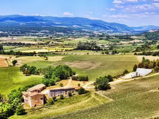 Wunderschöne Landschaften zum Motorradfahren in der französischen Provence